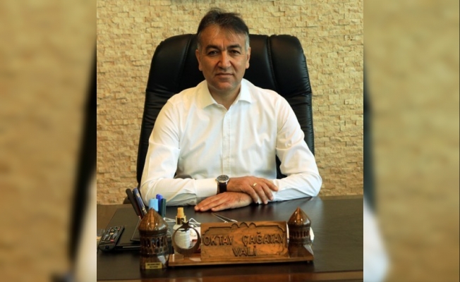 Vali Çağatay’dan okul yaptıracak olan iş adamına teşekkür