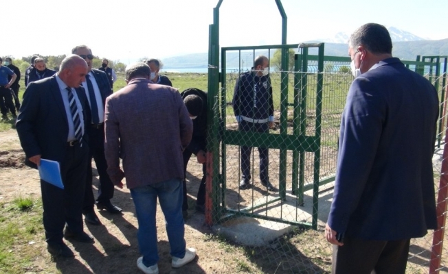 Van Gölü sahilindeki kaçak yapılar yıktırıldı