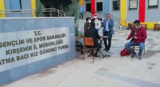 Yurt müdüründen karantina konseri