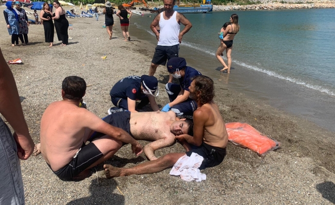 Alanya'da boğulma tehlikesi geçiren genç yaşam savaşı veriyor