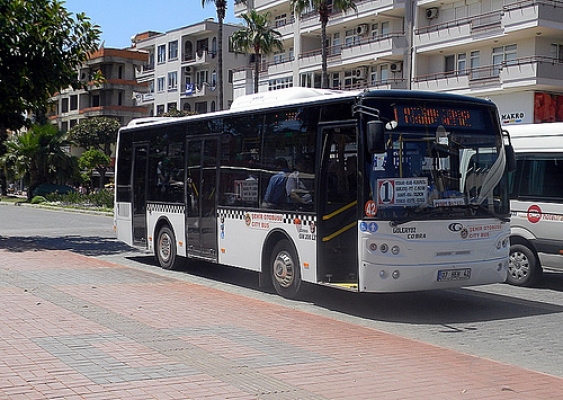 Alanya’da halk otobüsleri eski düzene geri döndü