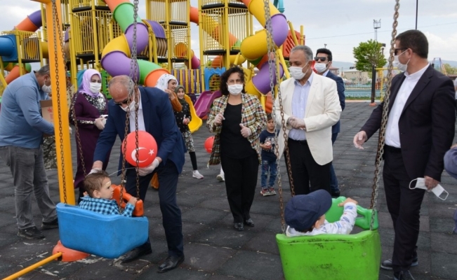 Başkan Akman’dan çocuk ve gençlere sürpriz