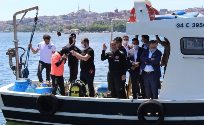 Beyoğlu Belediye Başkanı Yıldız Dünya Çevre Günü’nde Haliç’e daldı
