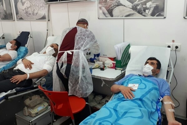 Bismil Devlet Hastanesi çalışanlarından kan bağışı kampanyasına destek