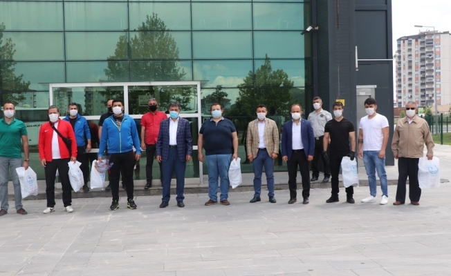 Gençlik ve Spor İl Müdürlüğü’nden özel spor salonlarına siperlik maske