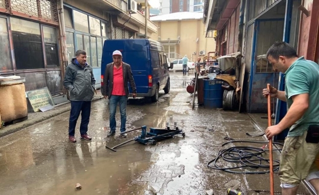 Giresun Belediyesi şiddetli yağışın ardından harekete geçti