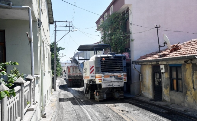 Isparta Belediyesi 30 yıldır asfalt görmeyen mahallelerde çalışma yapıyor