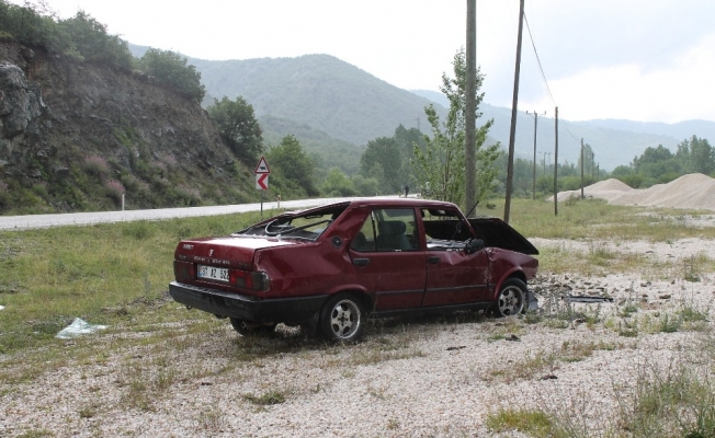 Kastamonu’da yoldan çıkan otomobil takla attı: 2 yaralı