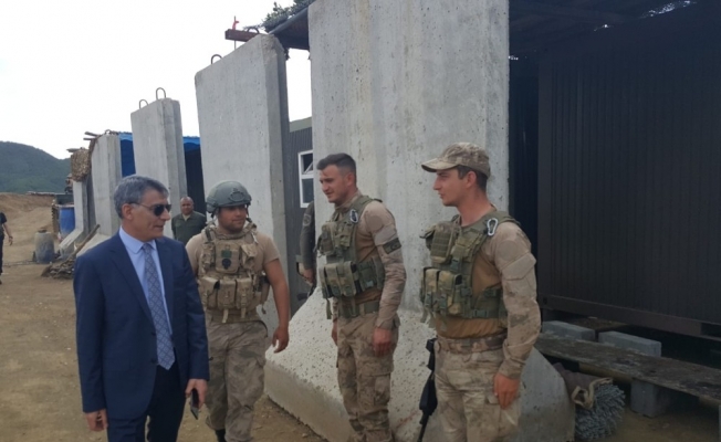 Kaymakam Özkan’dan operasyon bölgesindeki askerlere ziyaret