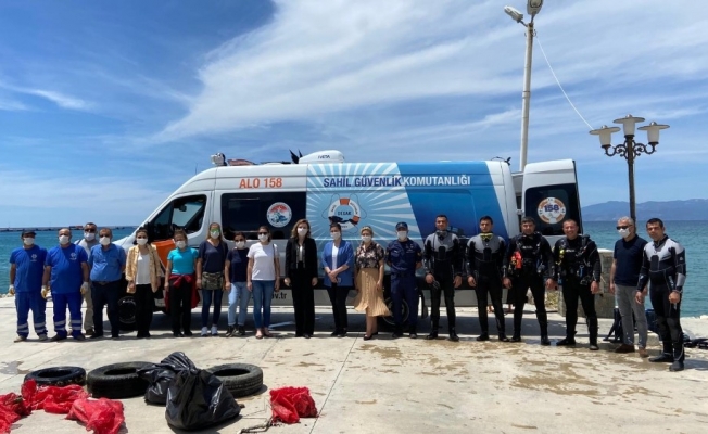 Sahil güvenlik ekipleri Kuşadası’nda Dünya Çevre Günü etkinliği düzenledi