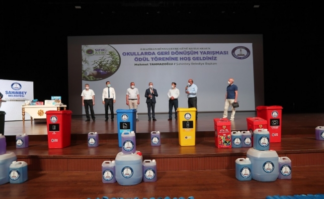 Şahinbey Belediyesi çevreci okulları ödül yağmuruna tuttu