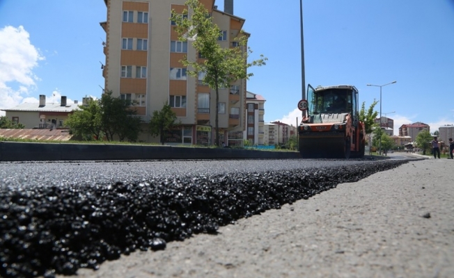 Sivas’ta asfalt çalışmalarının  startı verildi