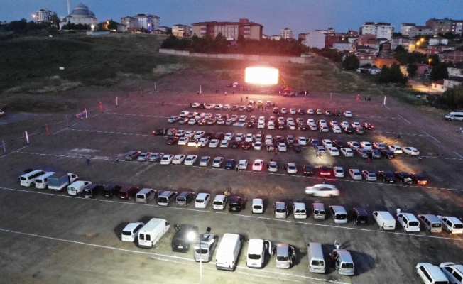 Sultanbeyli’de açık havada arabalı sinema gecesi