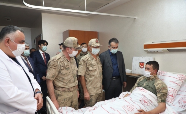 Vali Çağatay operasyonda yaralanan askerleri ziyaret etti