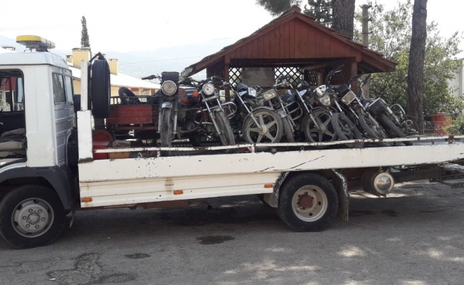 Adana’da çalınan motosikletler Kozan’da bulundu