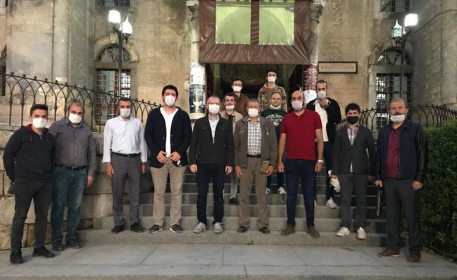 AK Parti’li gençlerden Ayasofya kararı için şükür duası