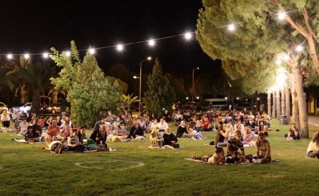Akhisar Belediyesi ’Açık hava sinema geceleri’ başladı