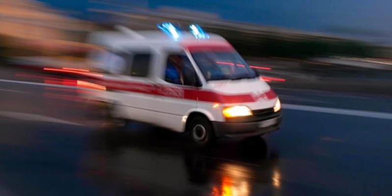 Alanya’da elektrikli bisikletle otomobil çarpıştı: 3 yaralı