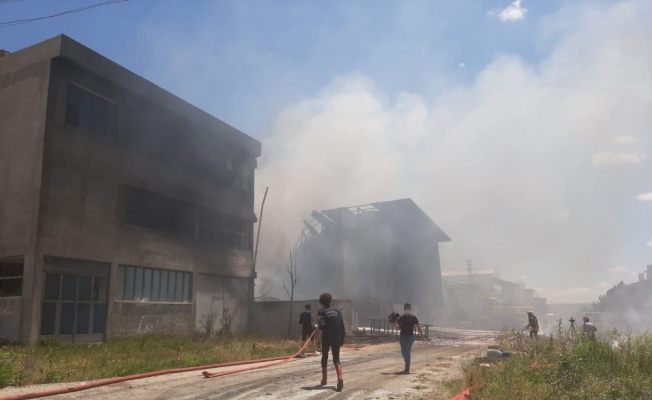Ankara’da boya fabrikasında yangın