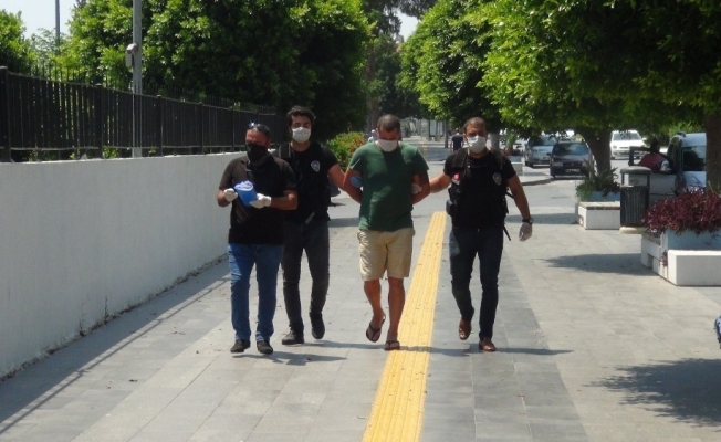 Antalya’da kargo yoluyla uyuşturucu hap sevkiyatı polise takıldı