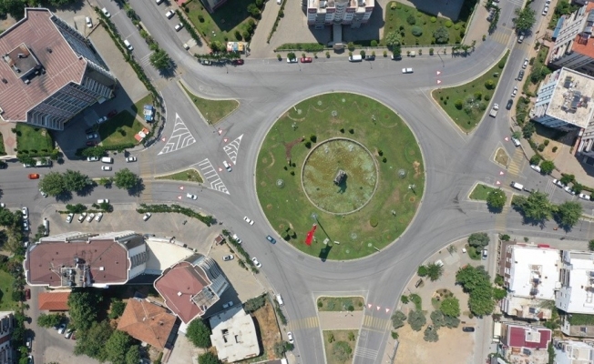 Aydın Büyükşehir Belediyesi Malazgirt Meydanı’nda çizgi çalışması yaptı