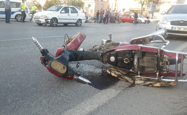 Bafra’da otomobil ile motosiklet çarpıştı: 1 yaralı