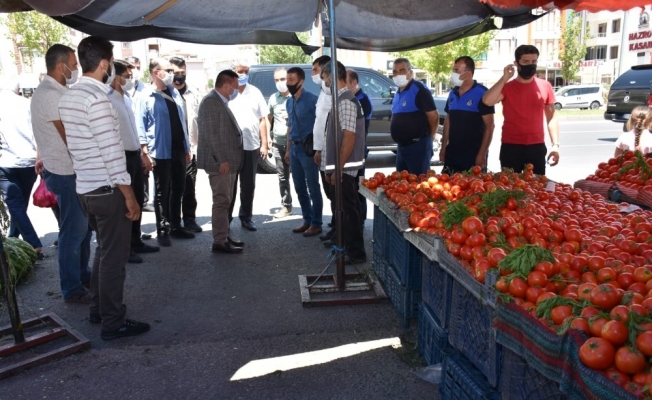 Başkan Beyoğlu’ndan pazarda fiyat ve korona virüs denetimi