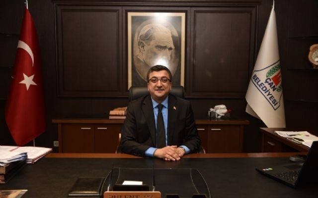 Başkan Öz’den Fransa’nın ilk Türk belediye başkanına teprik