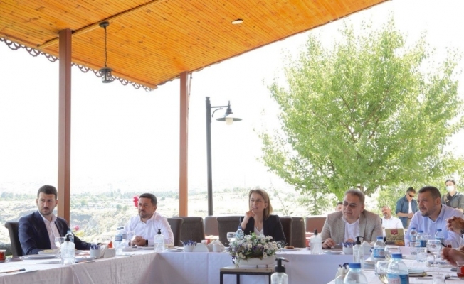 Belediye Başkanı Arı, koordinasyon toplantısına katıldı