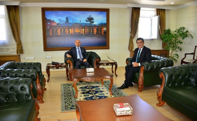 Belediye Başkanı Demir ve Oda Başkanları, Vali Hüseyin Öner’e hayırlı olsun ziyaretinde bulundu
