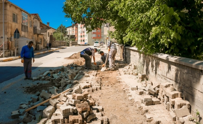 Bitlis Belediyesinde kaldırım ve çevre düzenlemesi