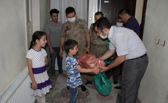 Bitlis’te şehit ailelerine bayram ziyareti