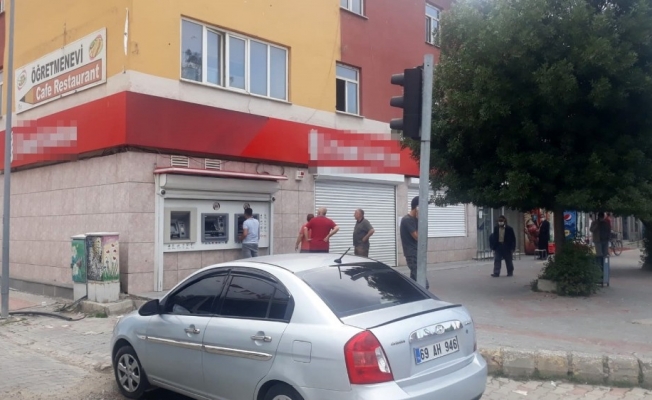 Çaldıran’da korona virüs nedeniyle banka şubesi kapatıldı
