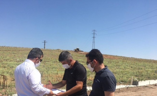 Emirdağ’da ‘teknolojik’ mezarlık yapımı devam ediyor