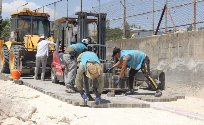 Eyyübiye Belediyesi yol yapım çalışmalarını sürdürüyor