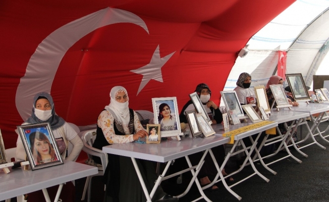 HDP önündeki ailelerin evlat nöbeti 310’uncu gününde