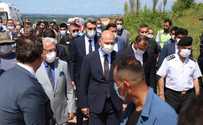 İçişleri Bakanı Süleyman Soylu patlama bölgesinde