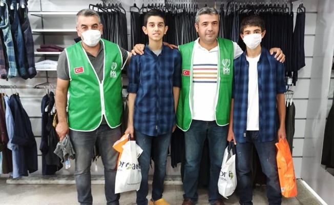 İHH, LGS il birincisi öğrenciyi ödüllendirdi