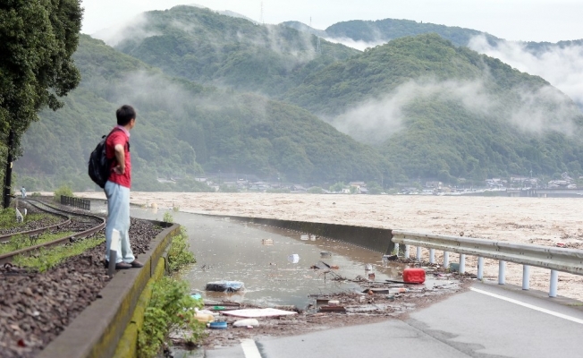 Japonya’daki sel felaketinde 16 kişi hayatını kaybetti, 13 kişi kayıp
