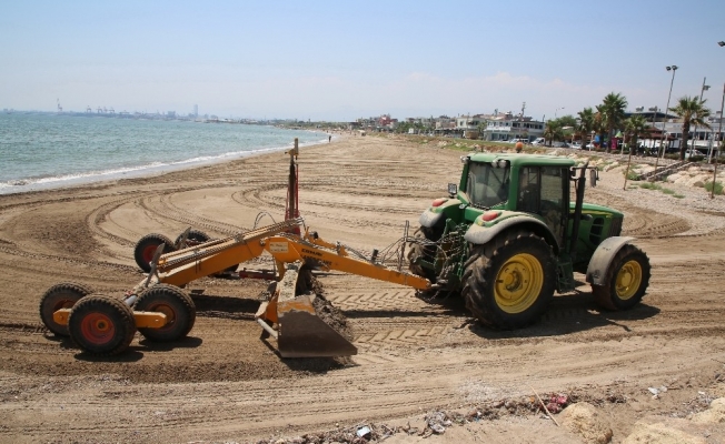 Karaduvar sahili, çöp ve atıklardan arındırıldı