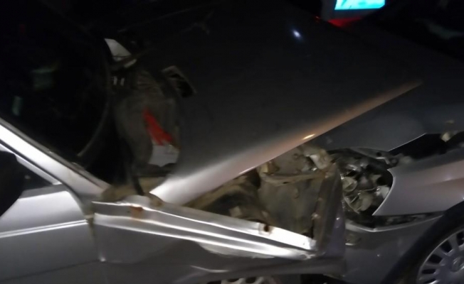 Kırıkkale’de 2 otomobil kafa kafaya çarpıştı: 2 yaralı