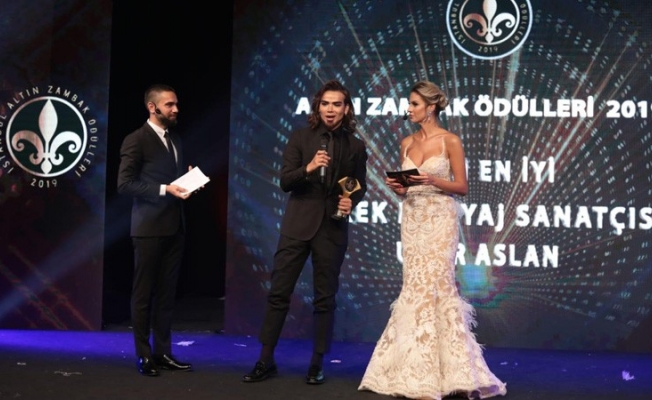 Makyaj Uzmanı Uğur Arslan’a Altın Zambak Ödülleri’nde ’Yılın En İyi Makyaj Sanatçısı’ ödülü