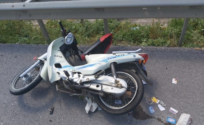 Motosiklet bariyerlere çarptı: 1 ölü, 1 yaralı