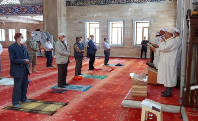 Tatvan’da 15 Temmuz şehitleri için mevlit okutuldu