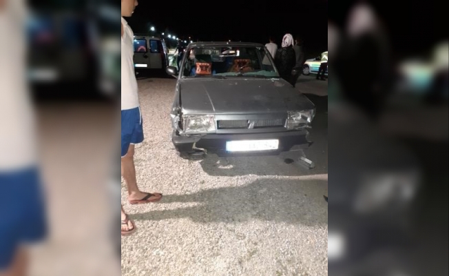 Türkeli’de otomobil ile iki motosiklet çarpıştı: 2 yaralı