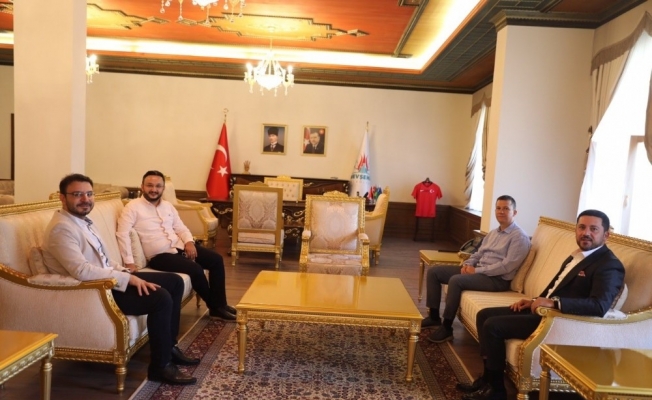 AK Parti Genel Sekreteri Şahin’den Belediye Başkanı Arı’ya ziyaret