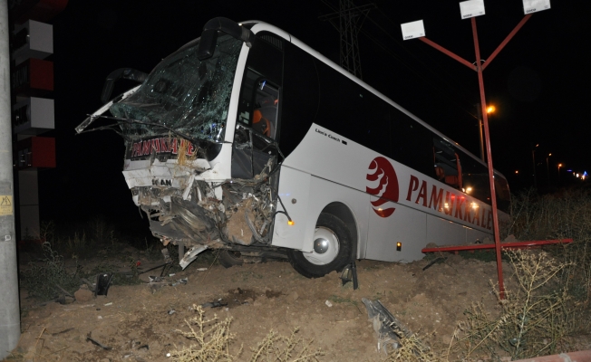 Alanya'dan yola çıkan otobüs şarampole düştü: 30 yaralı