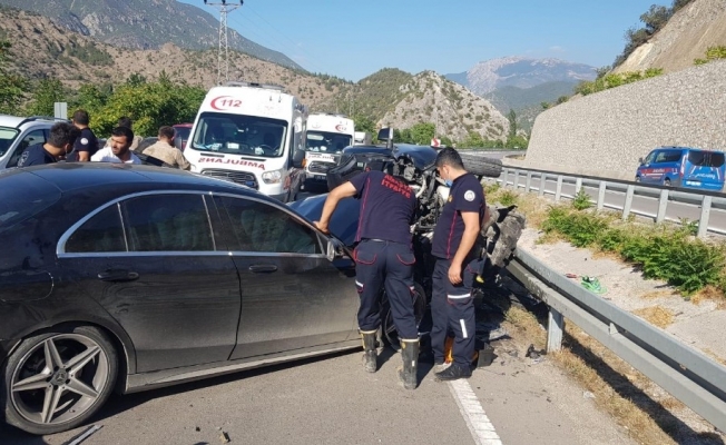 Amasya’da iki otomobil çarpıştı: 7 yaralı