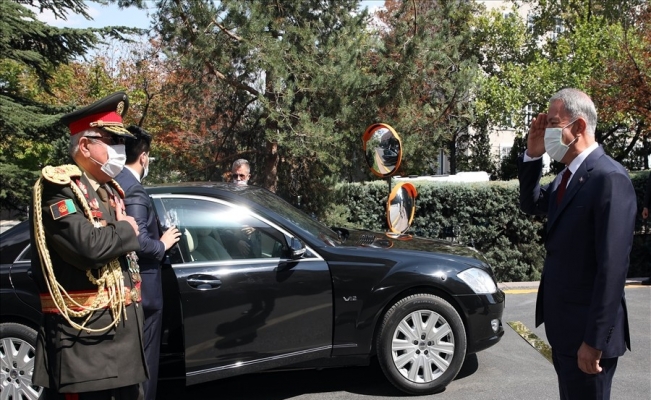 Bakan Akar, Afganistan eski Cumhurbaşkanı Birinci Yardımcısı Dostum ile görüştü