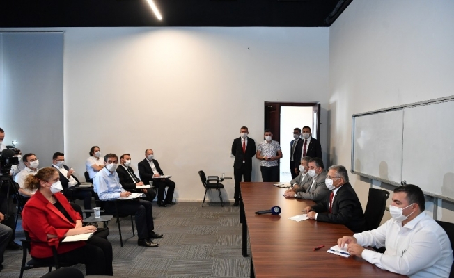 Başkan Büyükkılıç’tan 5 saatlik toplantı